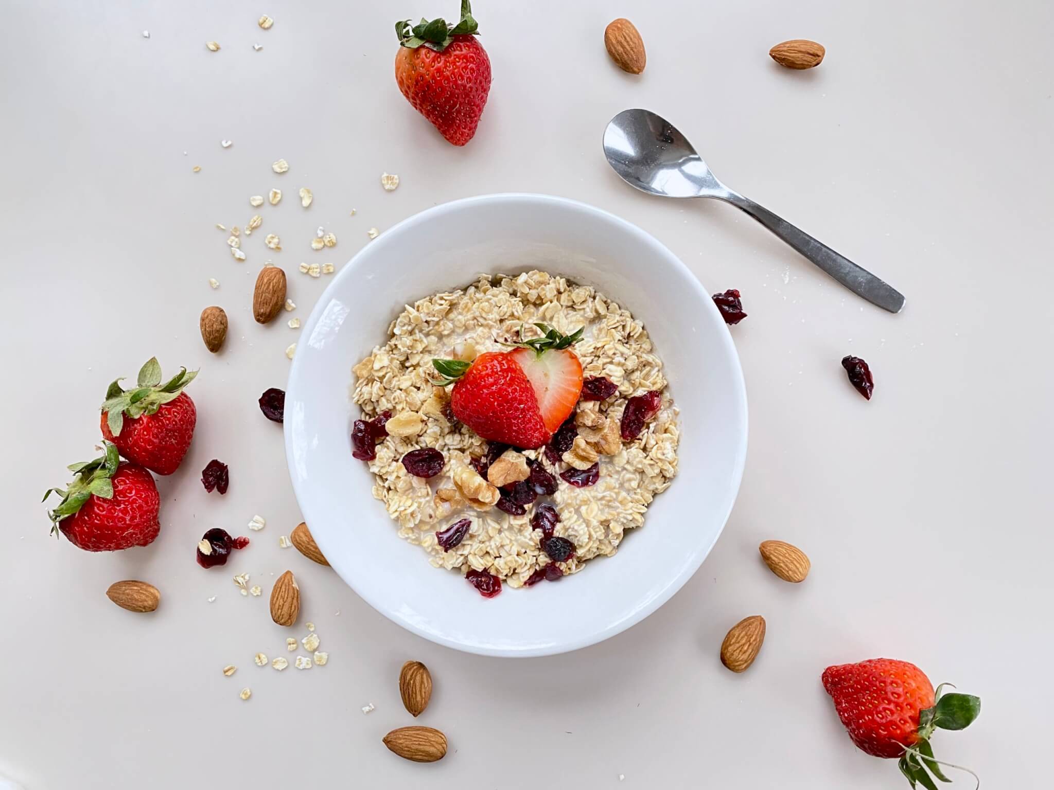 Bowl of high protein oatmeal for healthy breakfast ideas